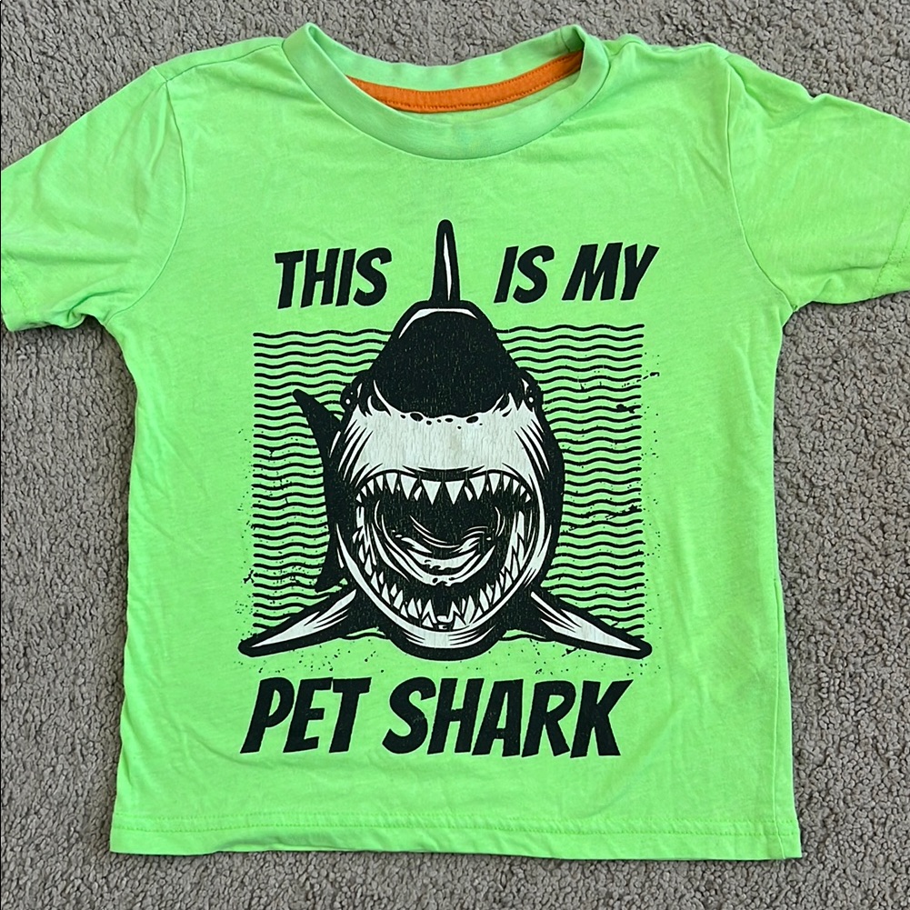 Adt Green Graphic T-Shirt Size 5